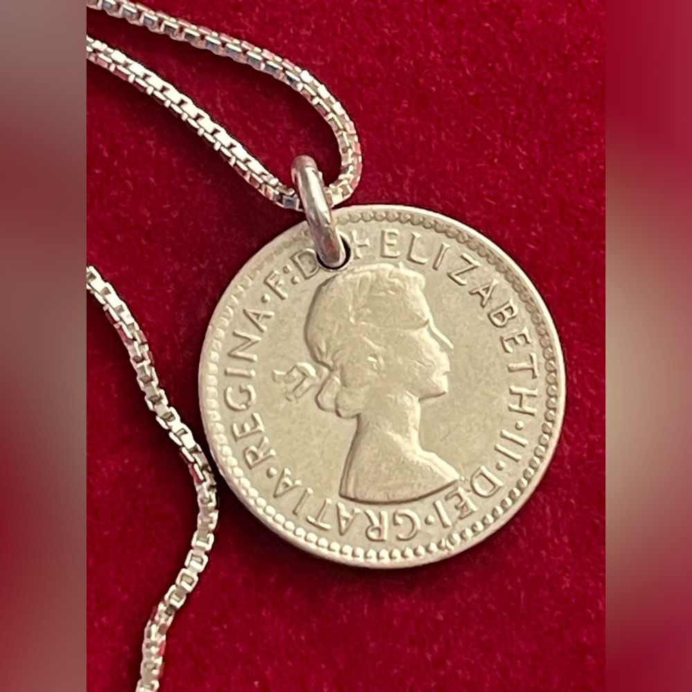 Unique piece Australia silver coin pendant necklace